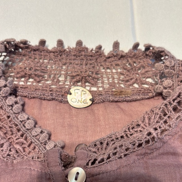 Free People Vintage Style Mauve Mini Dress with Lace Details - Picture 4 of 12